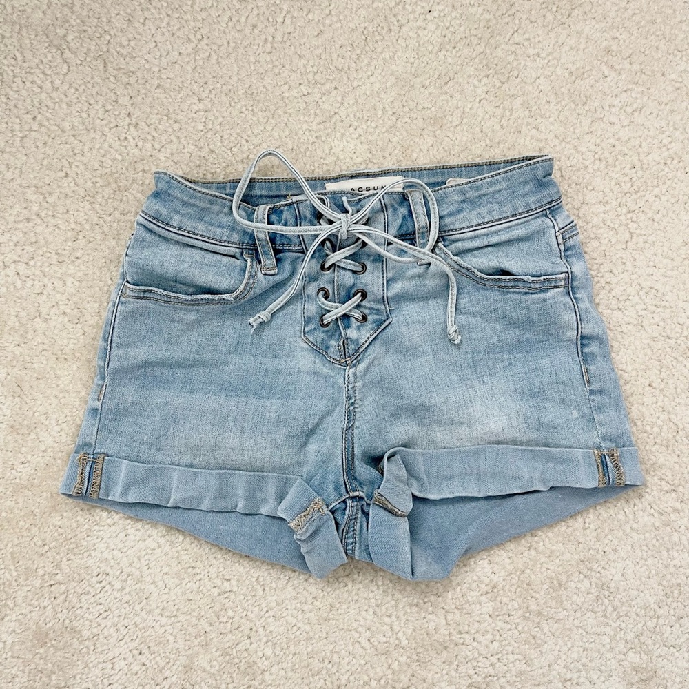 Cute jean shorts!